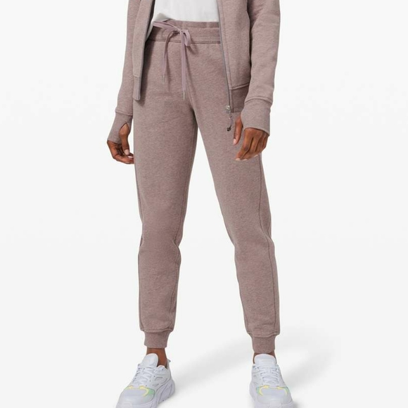 lululemon athletica Pants - Lululemon Scuba Jogger
